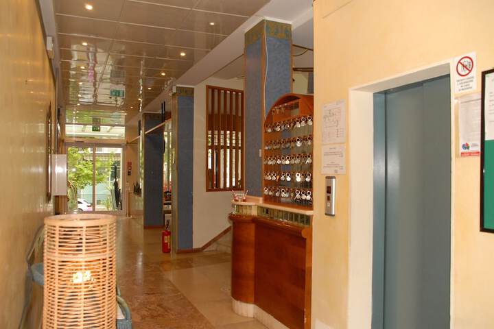 Ballroom/Hall 41 of 46