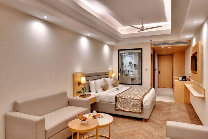 Room 5 of 17