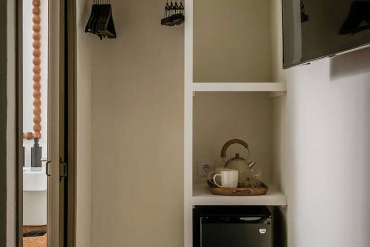 Room 18 of 36