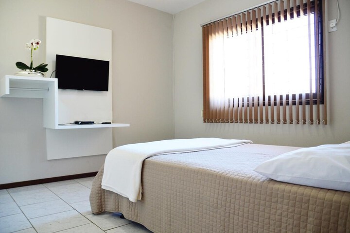 Room 10 of 33