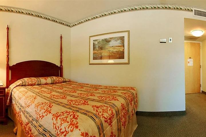 Room 3 of 7
