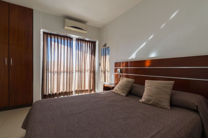 Room 8 of 40