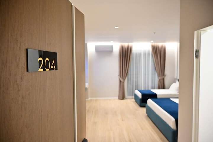 Room 5 of 14