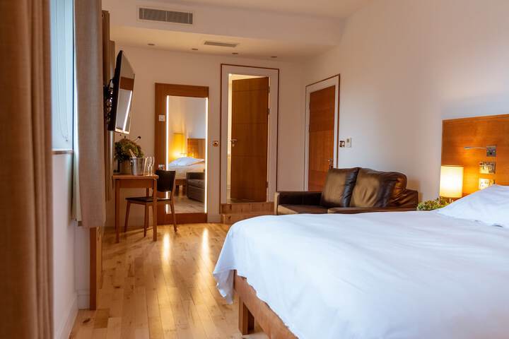 Room 16 of 121