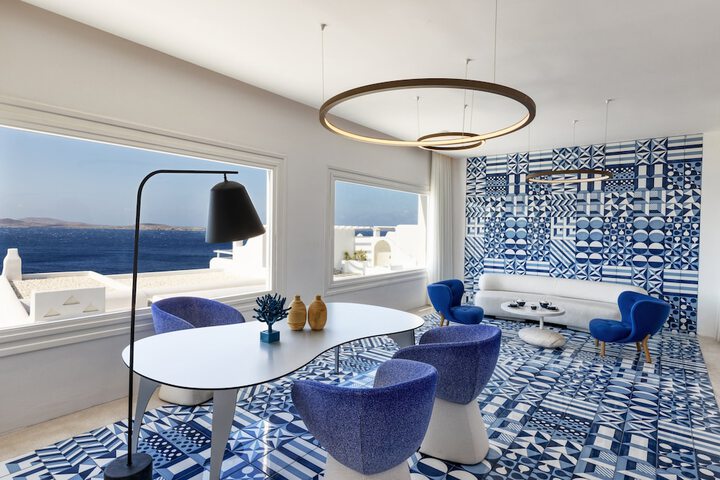 Concierge desk