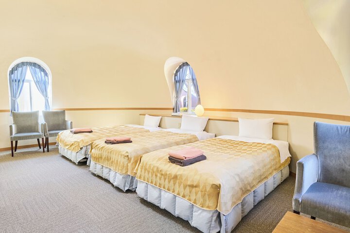 Room 14 of 100