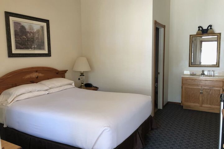 Room 10 of 51