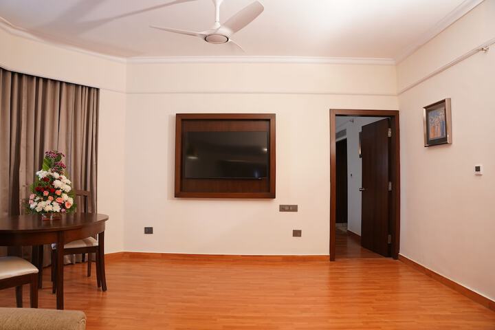 Room 32 of 76