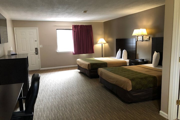2 Queen Beds Accessible (5 of 6)