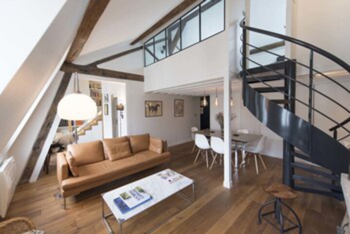 Room 10 of 17