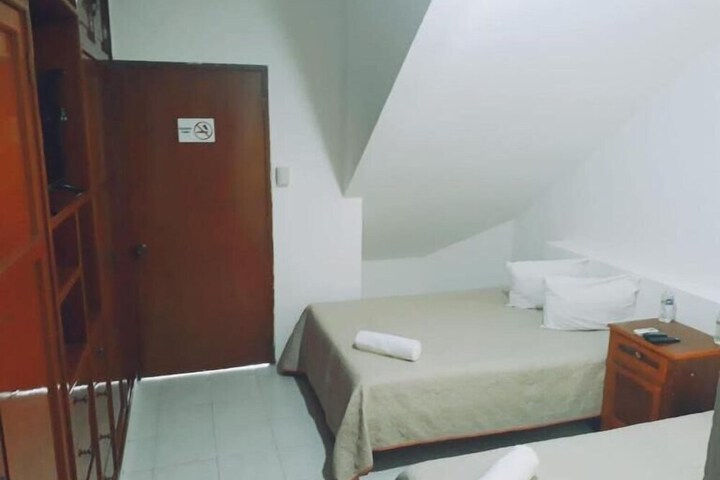 Room 14 of 30