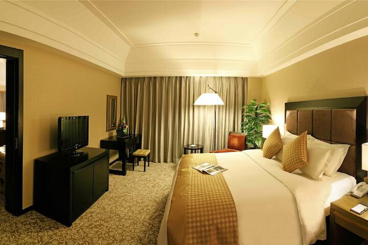 Room 3 of 66
