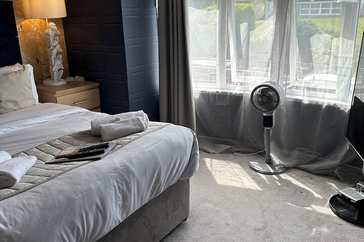 Room 35 of 171