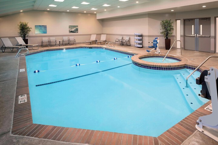 Hotel with Pool