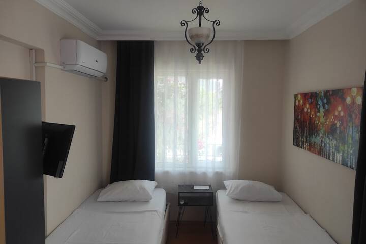 Room 9 of 81