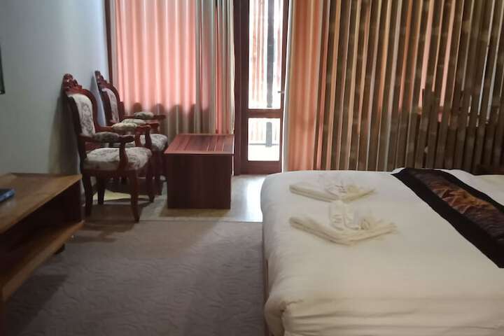 Room 7 of 48