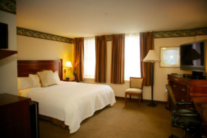 Room 6 of 18
