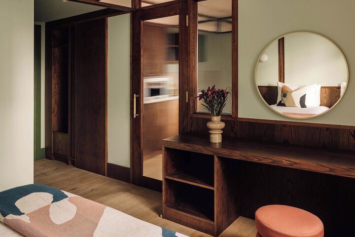 Room 25 of 81