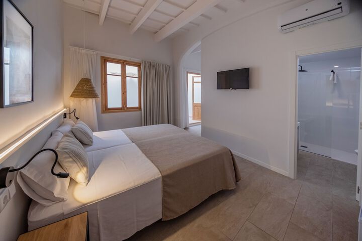 Room 6 of 30