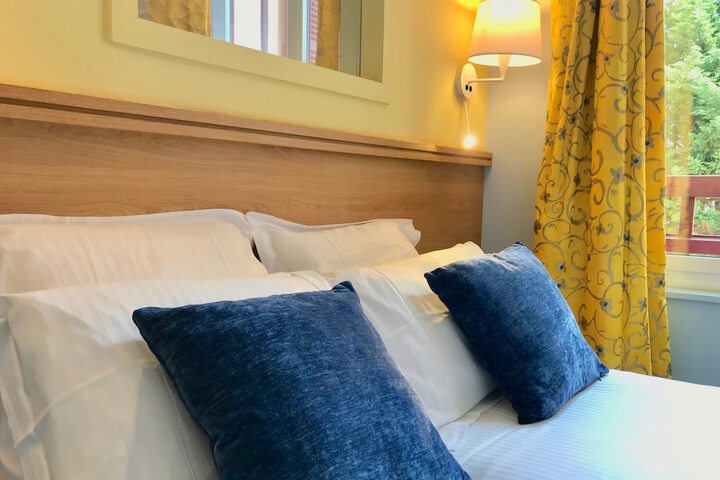 Room 10 of 177