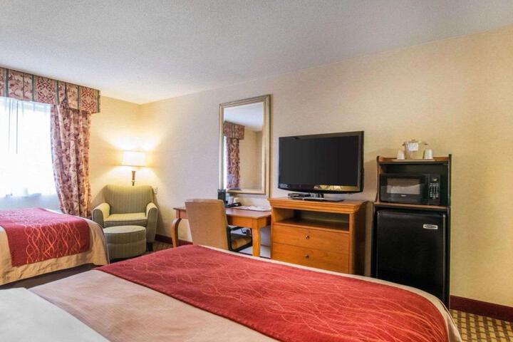 2 Queen Beds (2 of 7)