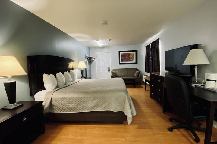 Room 8 of 24