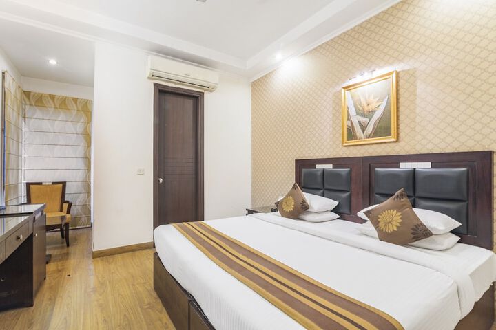 Room 16 of 32