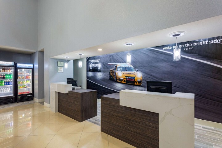 Hotel Interior 4 of 35