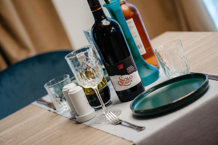 Dining 73 of 79