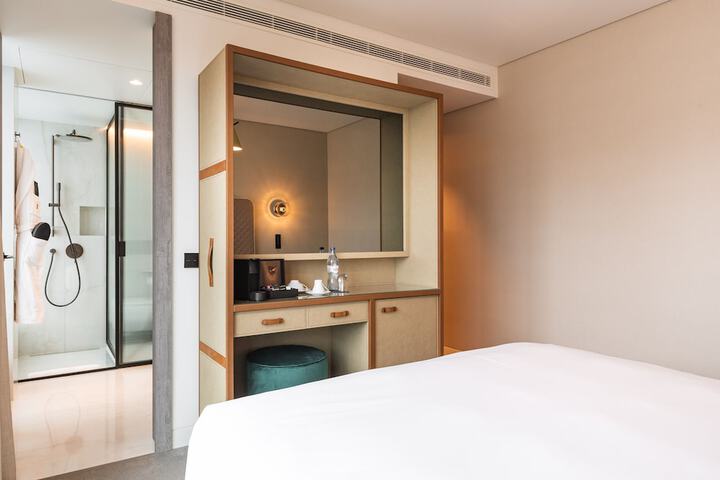 Room 25 of 113