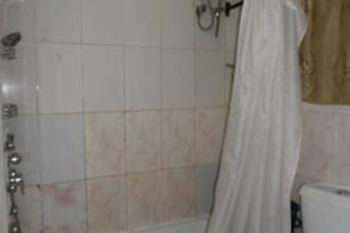 Room 2 of 27