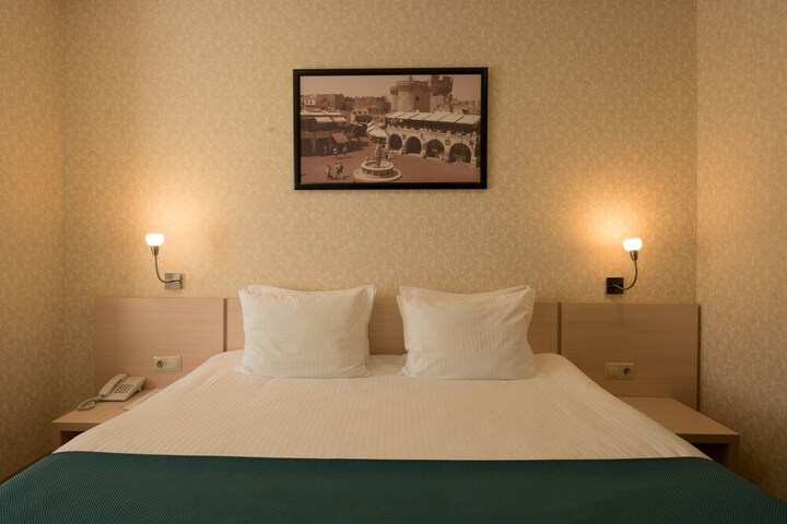 Room 13 of 38