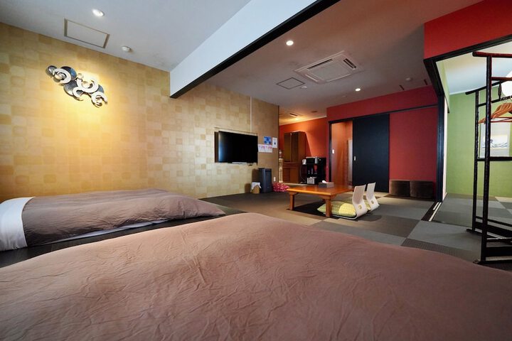 Room 6 of 193