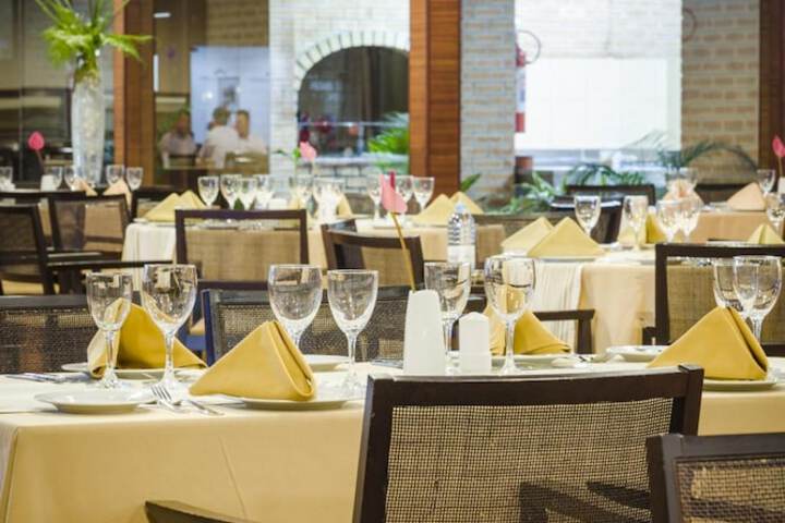 Dining 42 of 56