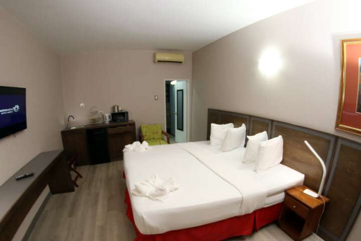 Room 4 of 41