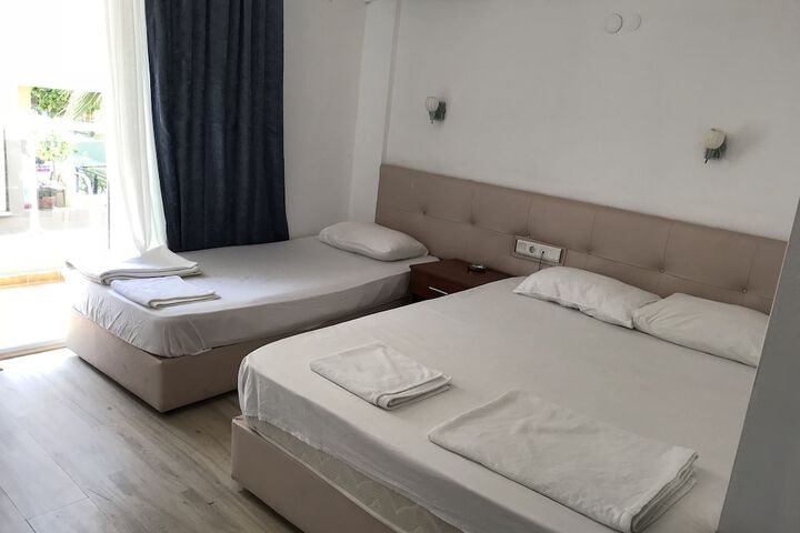 Room 9 of 25