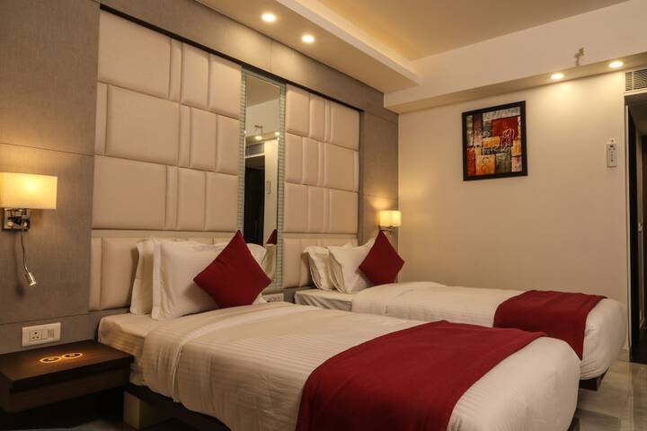 Room 8 of 30