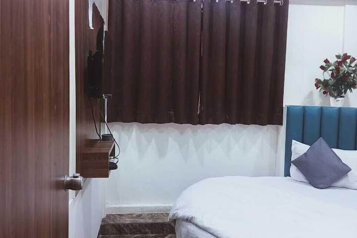 Room 2 of 24