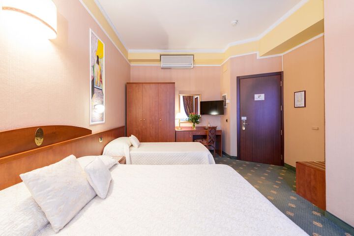 Room 19 of 34
