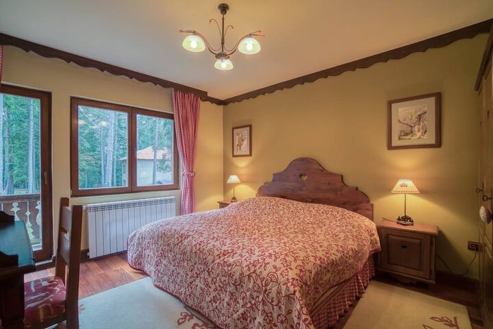 Room 2 of 47