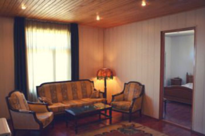 Room 33 of 43