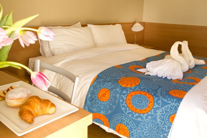 Room 12 of 51