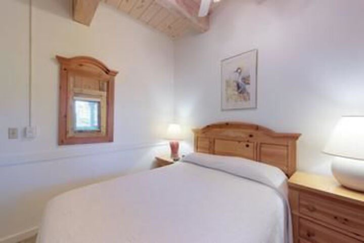 Room 70 of 171