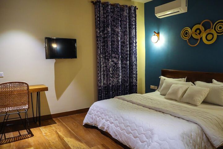 Room 9 of 22
