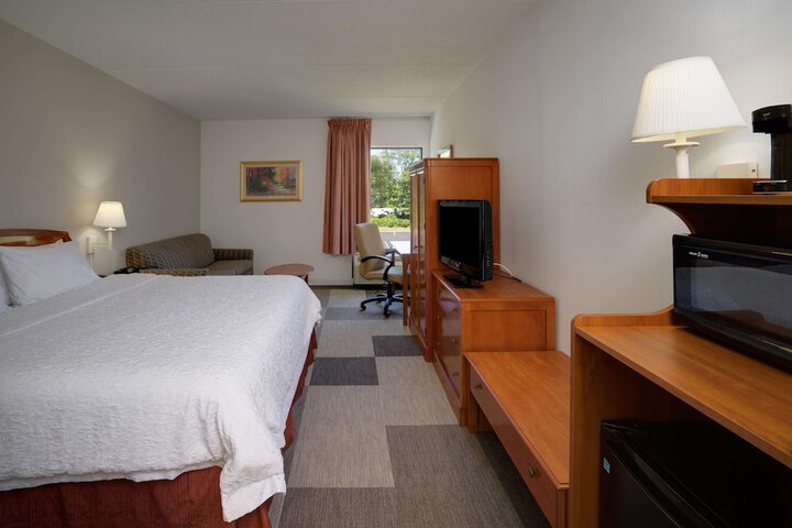 1 King Bed (9 of 46)
