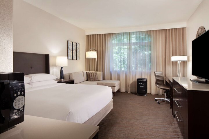 Room 32 of 79