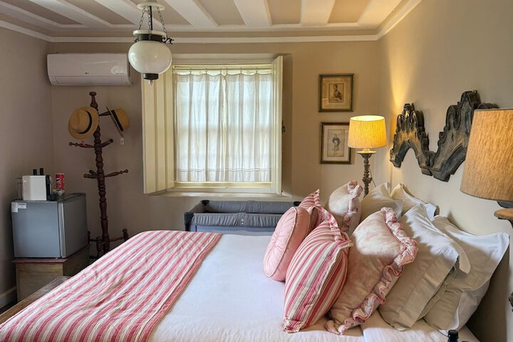 Room 16 of 48
