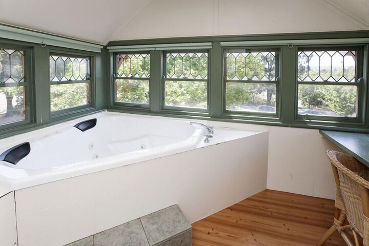 Hot Tub 17 of 18