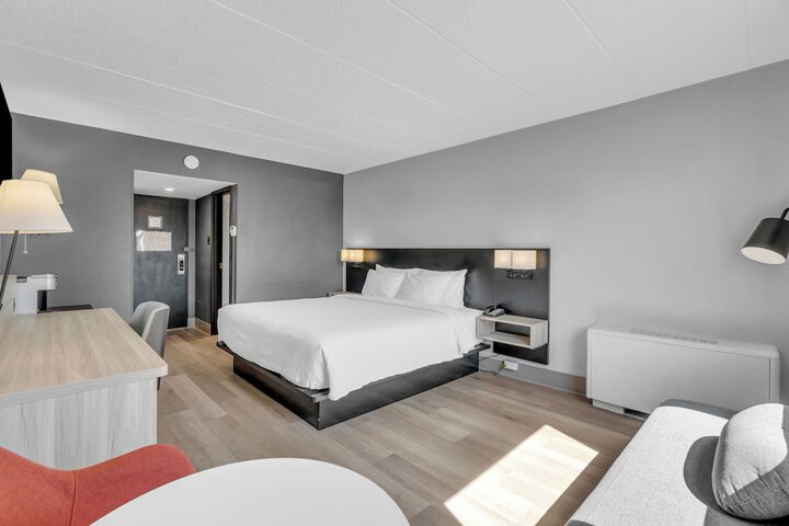 Room 25 of 49