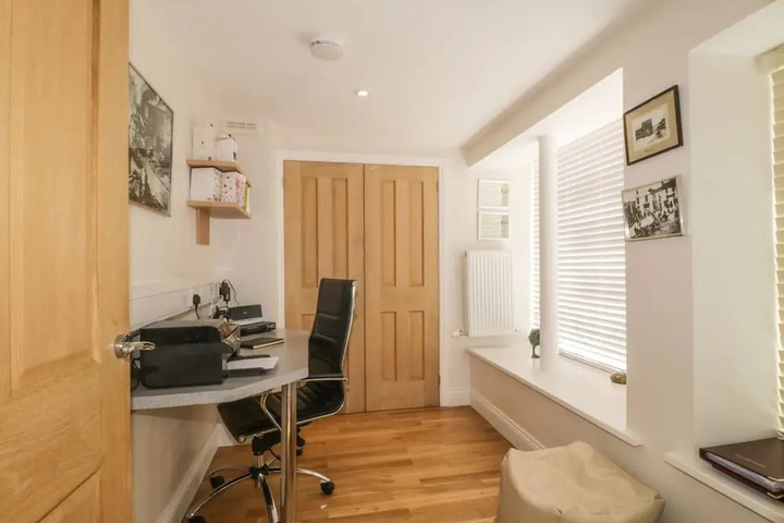 Room 2 of 16
